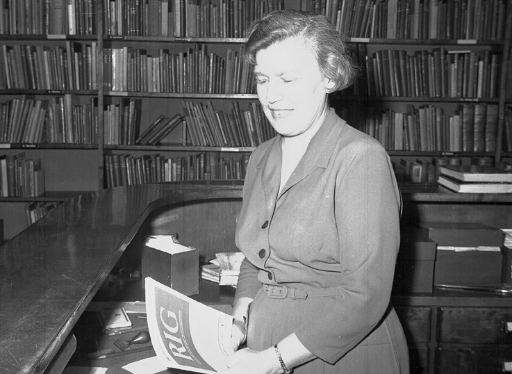Inga Ström, Bibliotekarie. Fototid: 1959.