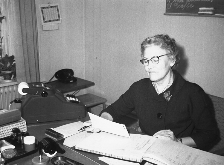 Fröken Elly Pettersson. Fototid: 1922-1968.