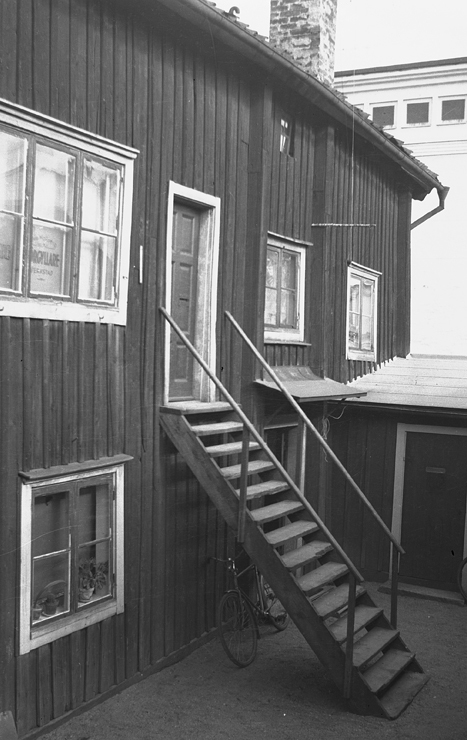 Gårdsinteriör Hospitalsgatan 6. Fototid: 1936-1...