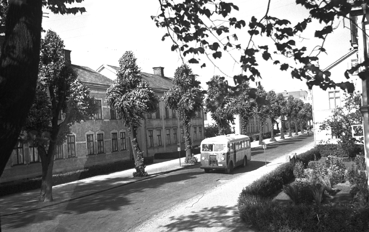 Repslagaregatan från Järnvägsgatan. Fototid: 1940.