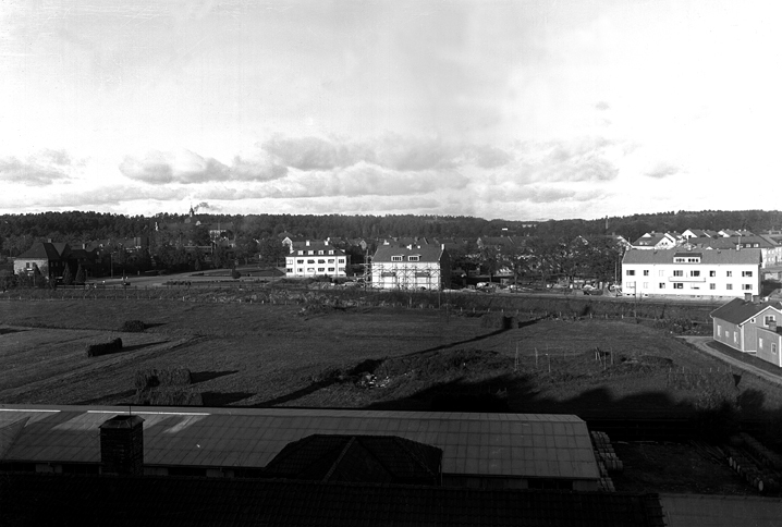 Vy över Järnvägsgatan. Fototid: 1922-1945.