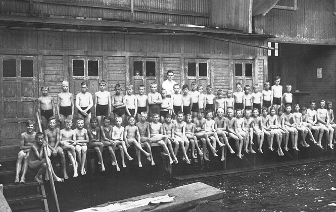 Nyköpings gamla badhus år 1925. Fototid: 1925.