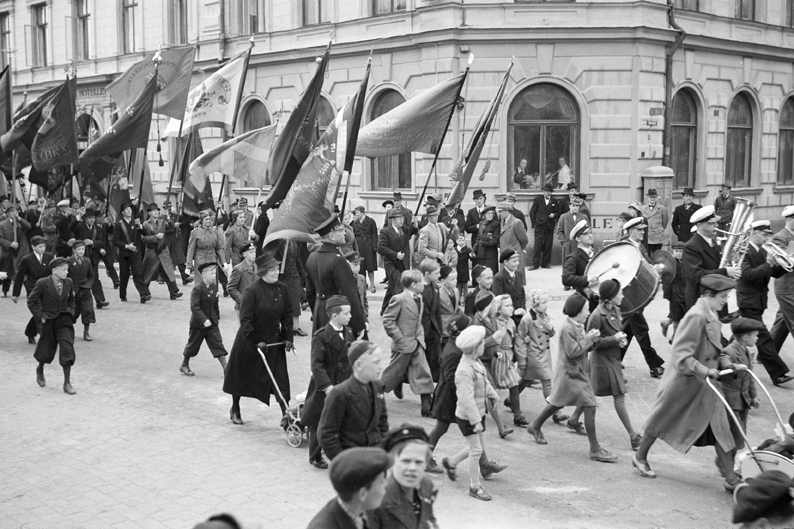 Första Maj, Vid stora Hotellet. Fototid: 1941.