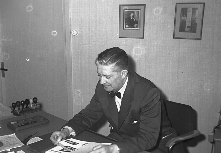 Harry Nilsson, Kakelugnsmakare. Fototid: 1942-1...