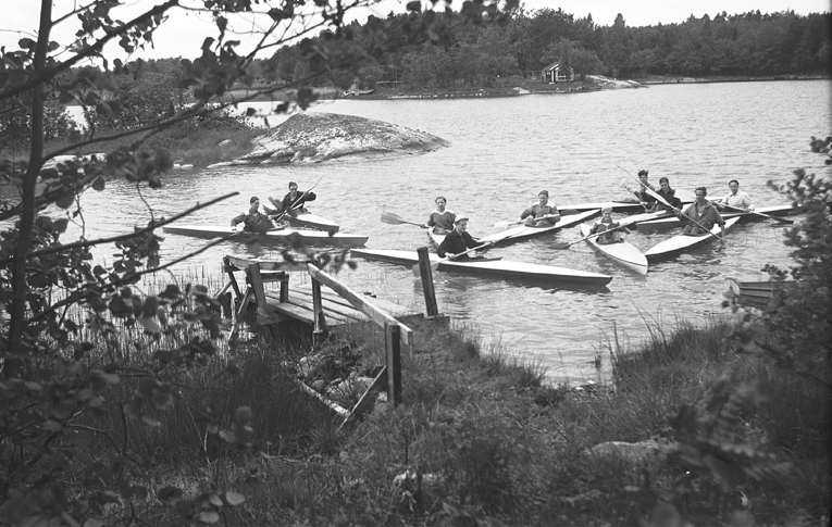Kanoter, Duvholmen. Fototid: 1922-1968.