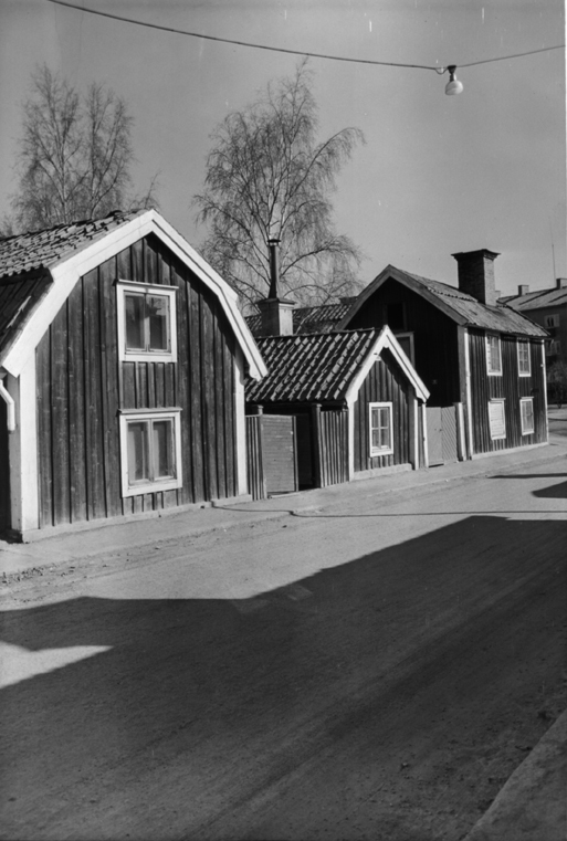 Östra Kvarngatan 13-17. Fototid: 1900-1979.