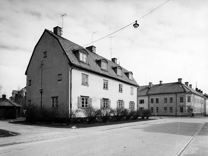 Östra Rundgatan och Skjutsaregatan. Fototid: 1967.