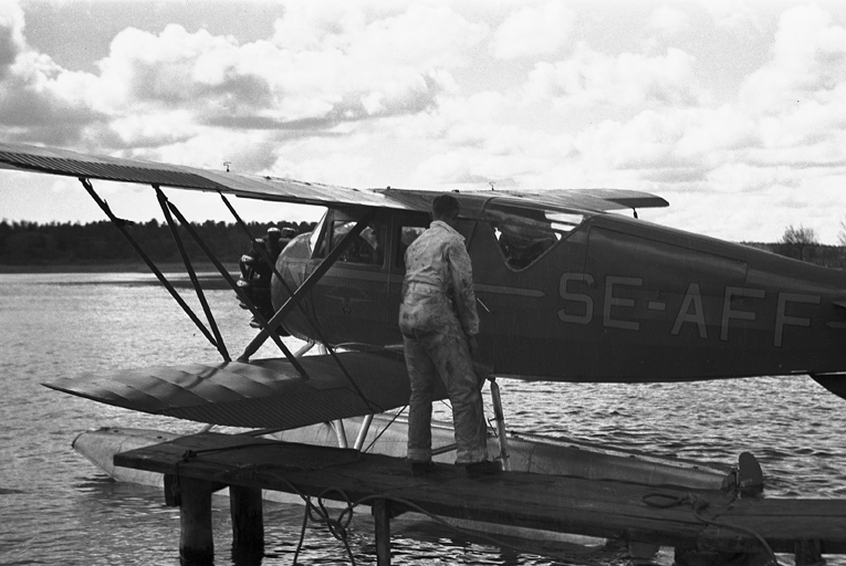 Flygning, Nyköpingsfjärden. Fototid: 1938.