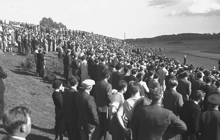 Jordbanetävling, Publik. Fototid: 1946.