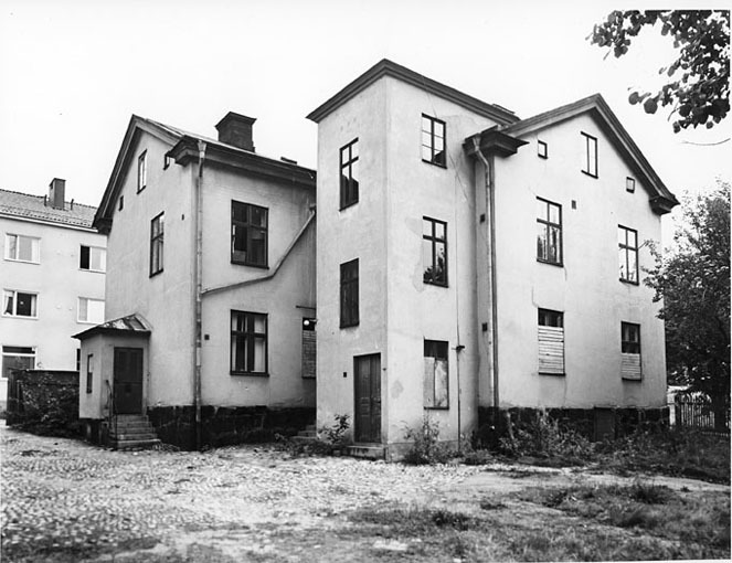 Gårdsinteriör, Östra Kyrkogatan 9. Fototid: 1969.