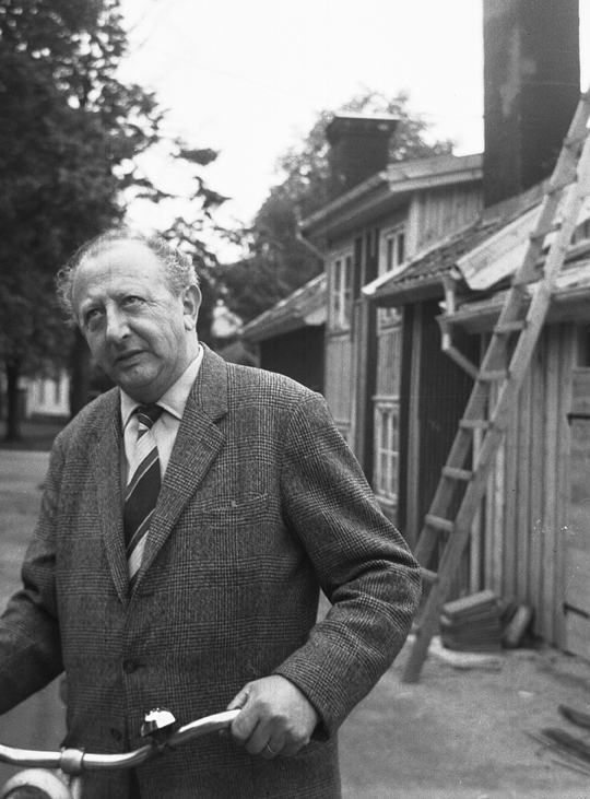 Svensson, Målaremästare. Fototid: 1922-1968.