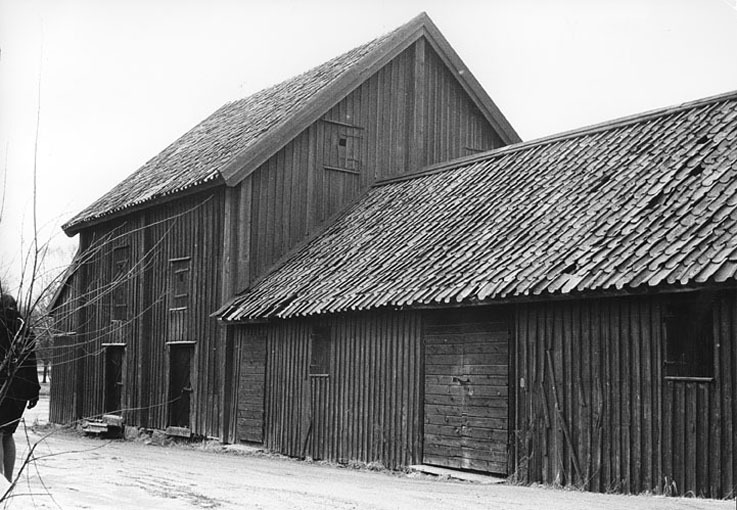 Hamnmagasinen (Mitt för Svängbron). Fototid: 1965.