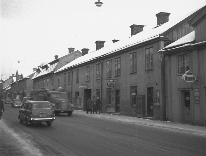Västra Storgatan mot Bagaregatan. Fototid: 1942...