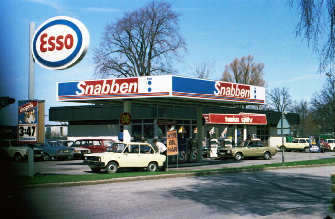 Esso bensinstation. Teatergatan. Fototid: 1980-83.