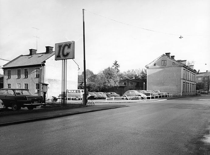 Bensinstation IC på Östra Kvarngatan 12. Fototi...