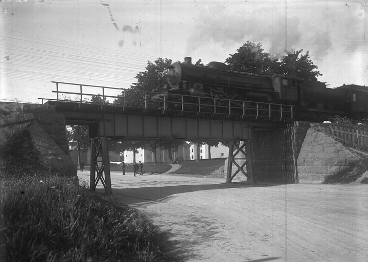 Vägport, öster. Fototid: 1925.