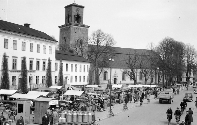 Stora Torget Torgdag. Fototid: 1959.