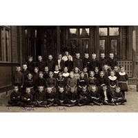 NKBFA EA08 - Gamla kyrkskolan småskoleklass 1910-1915
