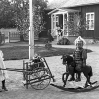 178400 003988 - Karl Persson möbelaffär, Barn