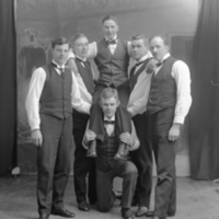 178400 004808 - Ateljébild av sex unga män, V Hellström