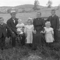 178400 004232 - Familjen Olsson, Håltebyn, Månserud