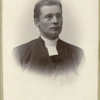 178400 010109 - Ateljéfoto. Pastor Carl August Juhlin.