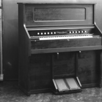 178400 001001 - Östlind & Almqvists Pianofabrik. Orgel