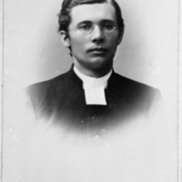 178400 008571 - Ateljéfoto. Pastor Carl August Juhlin
