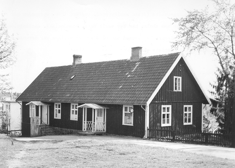 Skånes Fagerhults första skolbyggnad, uppförd 1...