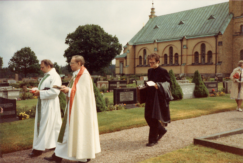 Invigningen av minneslunden. V. Pastor Arne Nöj...