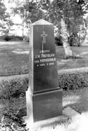 Järfälla kyrkogård med Johanna Mathilda Törnblo...