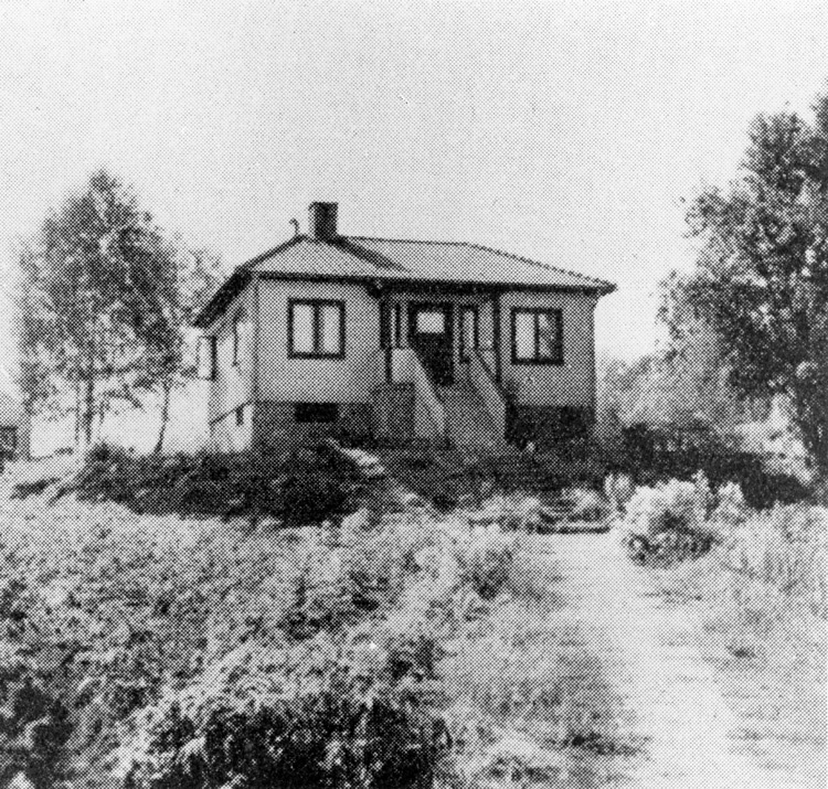 Skälby. Villa vid Strömvägen 9, senare Vårdkase...