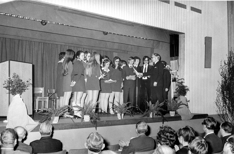 Tallbohovskolans invigning i aulan 11/5 1970. M...