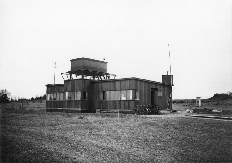 Barkarby flygfält.