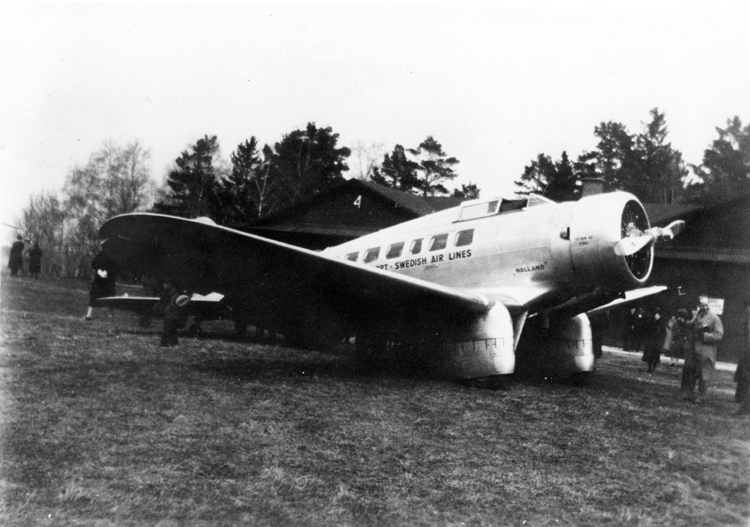 Barkarby flygfält, F 8.