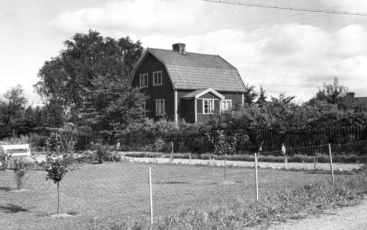 Barkarby. Barsbro (N Skälbyvägen). Villa vid Tj...