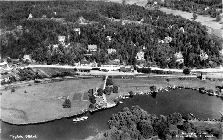 Flygbild över Stäketsundet med Stäketsholmen i ...