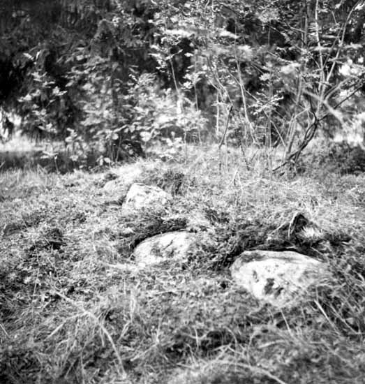 Rund stensättning på gravfält vid Höjdstigen/Ka...