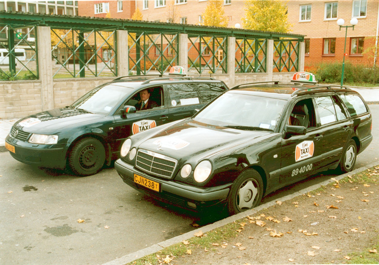 Jakobsberg. Taxirörelsen Ring Taxi Norr/Väst AB...