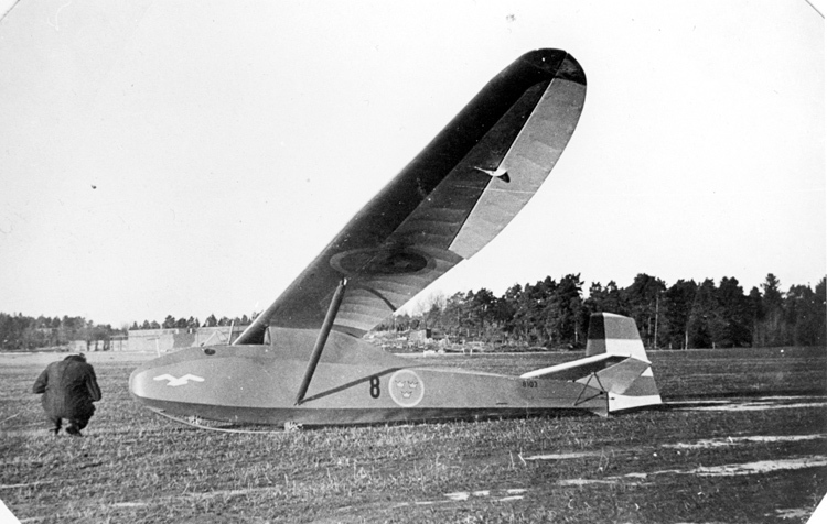Barkarby flygfält, F8. 