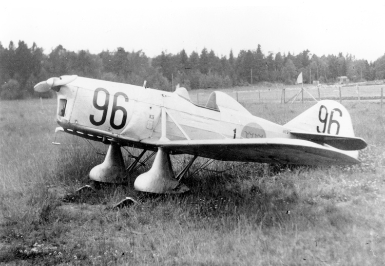 Barkarby flygfält, F8. 