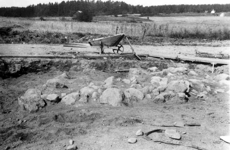 Gravfält på Barkarby flygfält. 1934-35 och 1937...