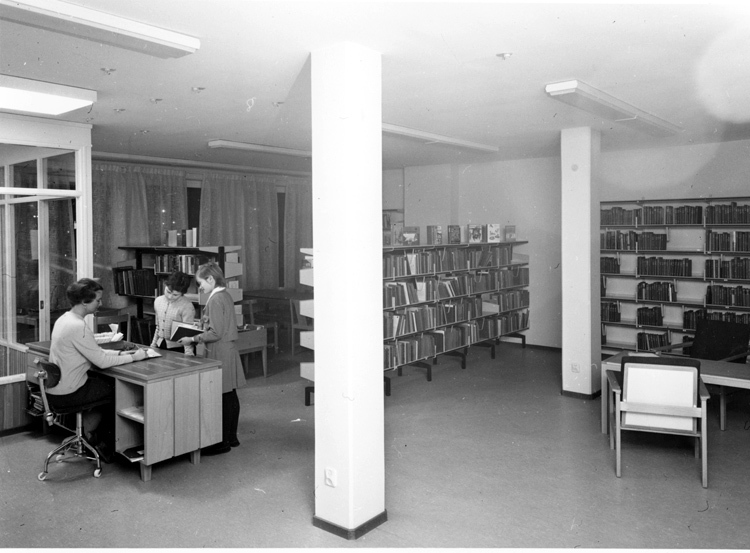 Barkarby folkbibliotek, Jaktvägen 14.
