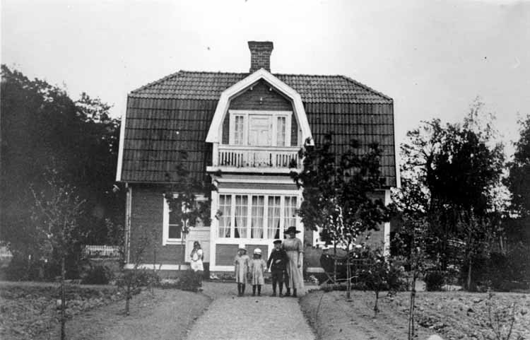 Stäket. Villa vid korsningen Bonäsvägen - Drago...