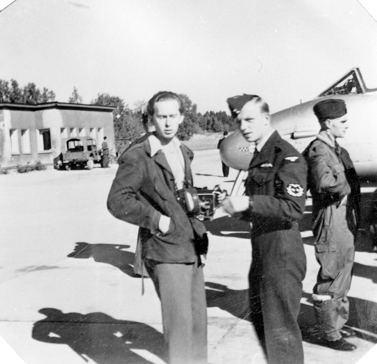 Barkarby flygfält, F 8. 