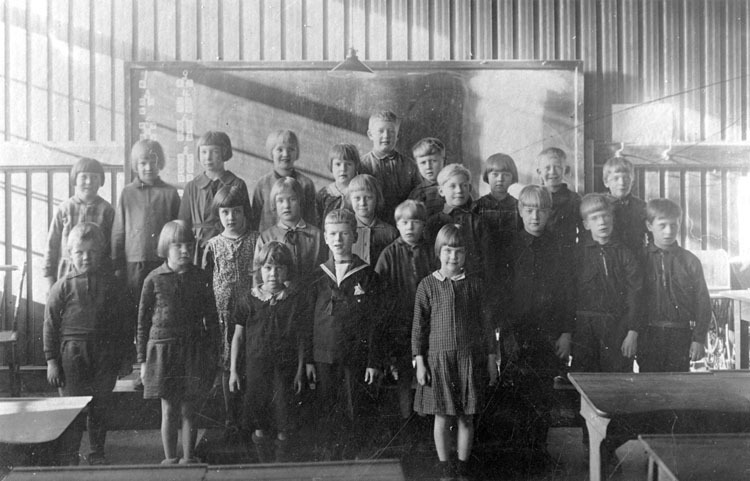 Kallhälsskolan. Klass1-2, våren 1932.