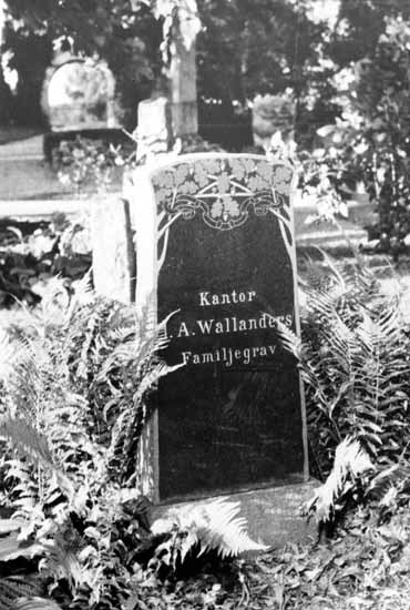 Järfälla kyrkogård. Johan August Wallanders fam...
