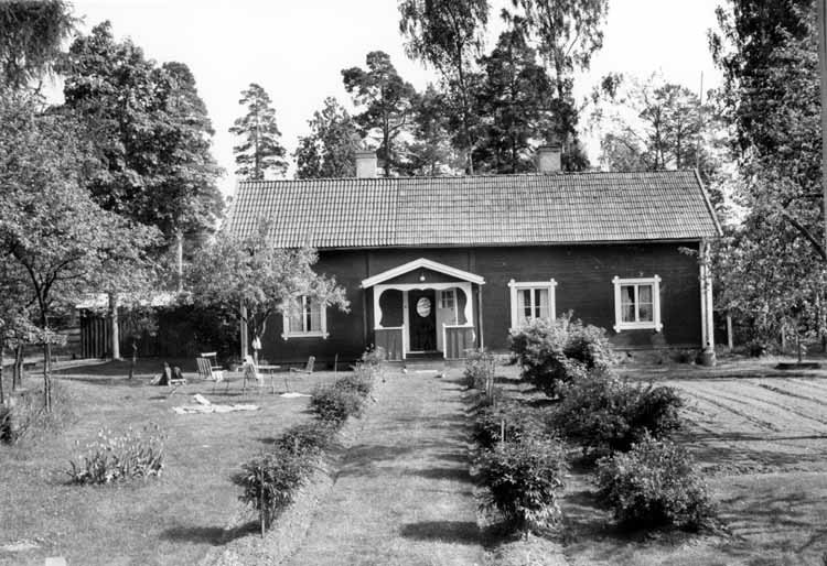 Strömsdals gård. Huvudbyggnaden från gamla Enkö...