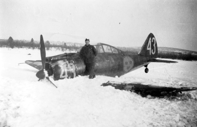 Barkarby flygfält, F 8. En  J9 i Norrland.