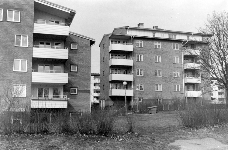 Jakobsberg. Västerby. Kvartalsvägen. Månadsväge...